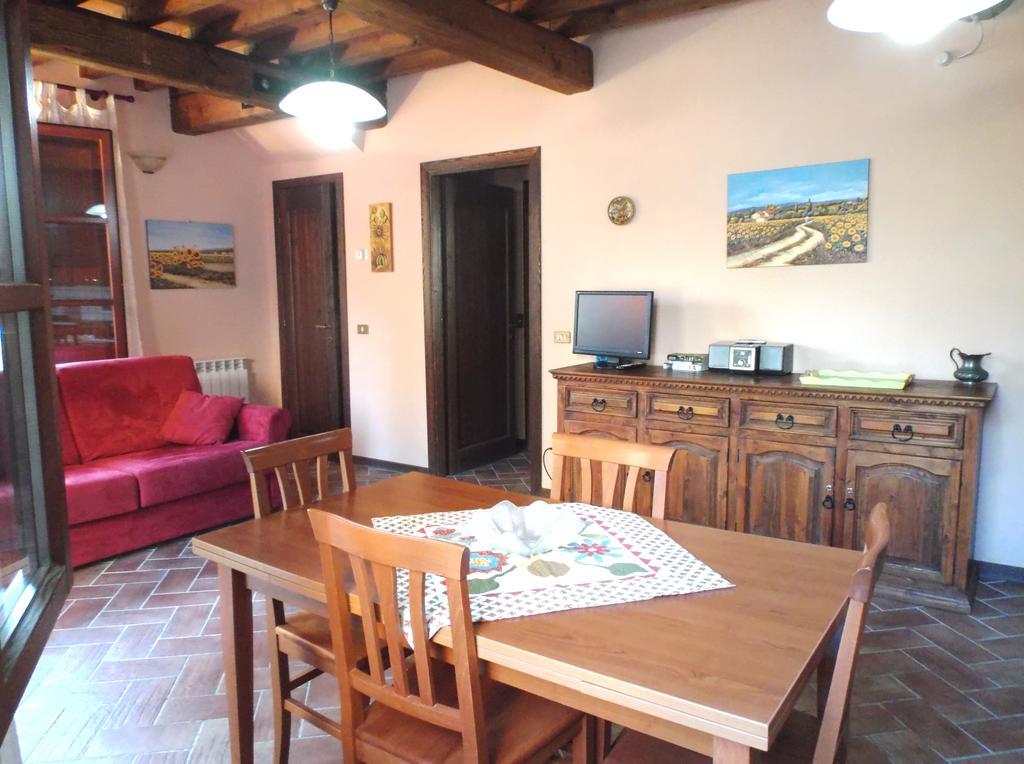 Apartments Borgo Toscano Gambassi Terme Kamer foto